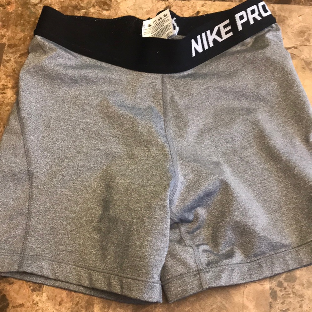 Nike Pro YL